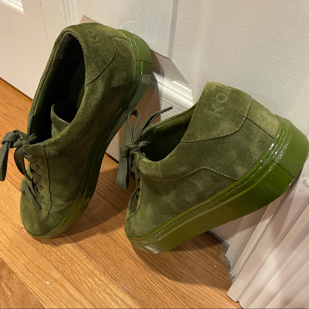 KOIO suede low tops in green size 41